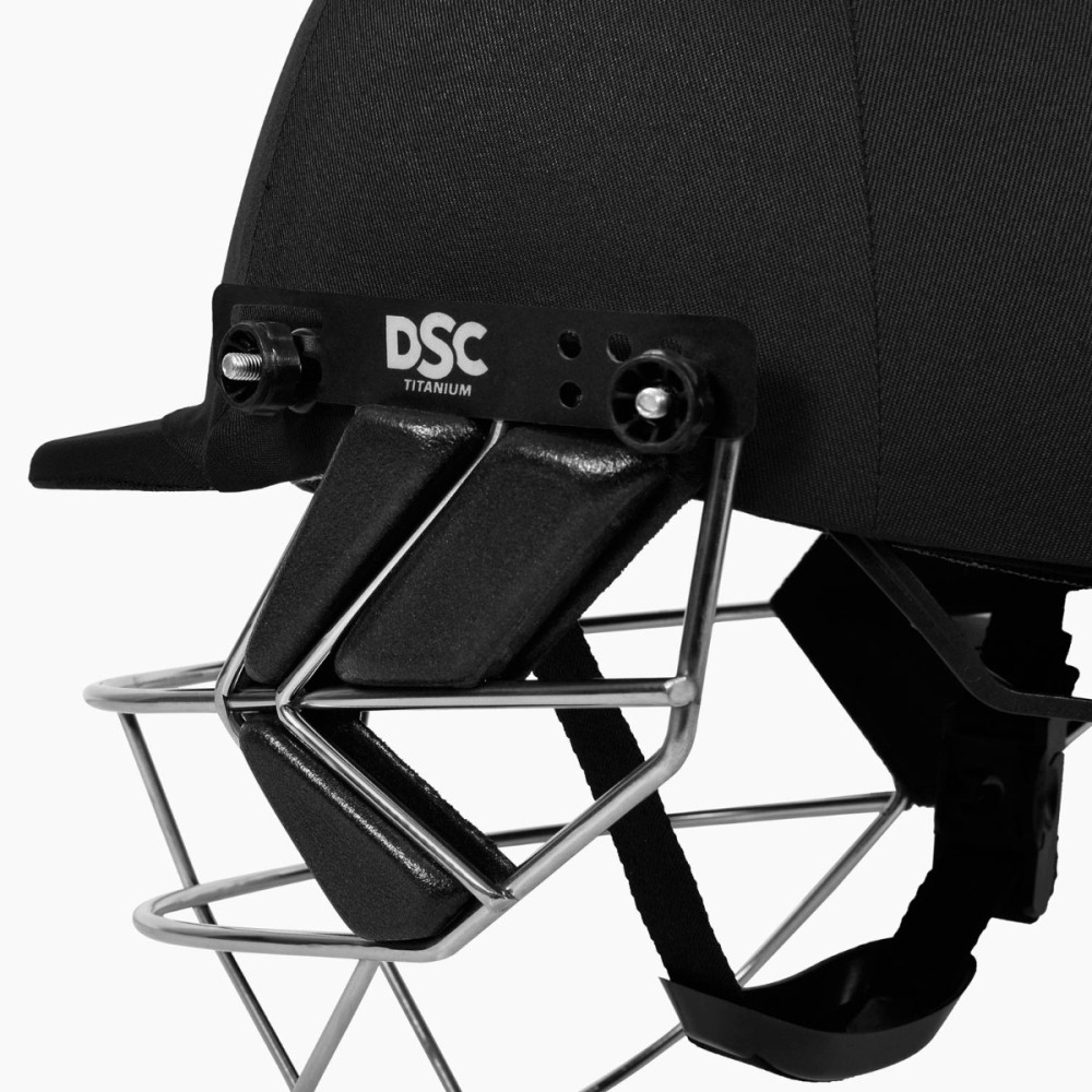 DSC Fort 44 Lite Titanium Cricket Helmet, Black, Large DSC Fort 44 Lite Titanium Cricket Helmet, Black, Large