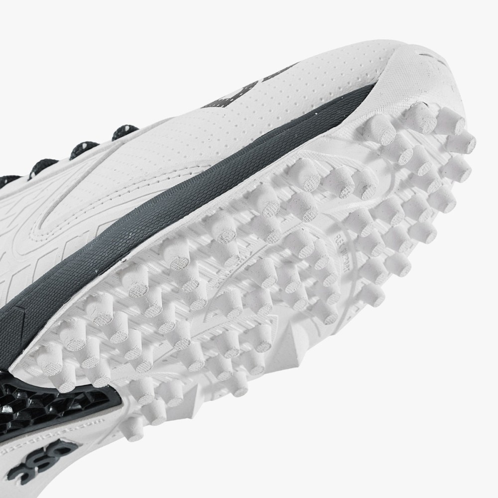 DSC Jaffa 22 Cricket Shoes (White / Grey), White/grey, 10