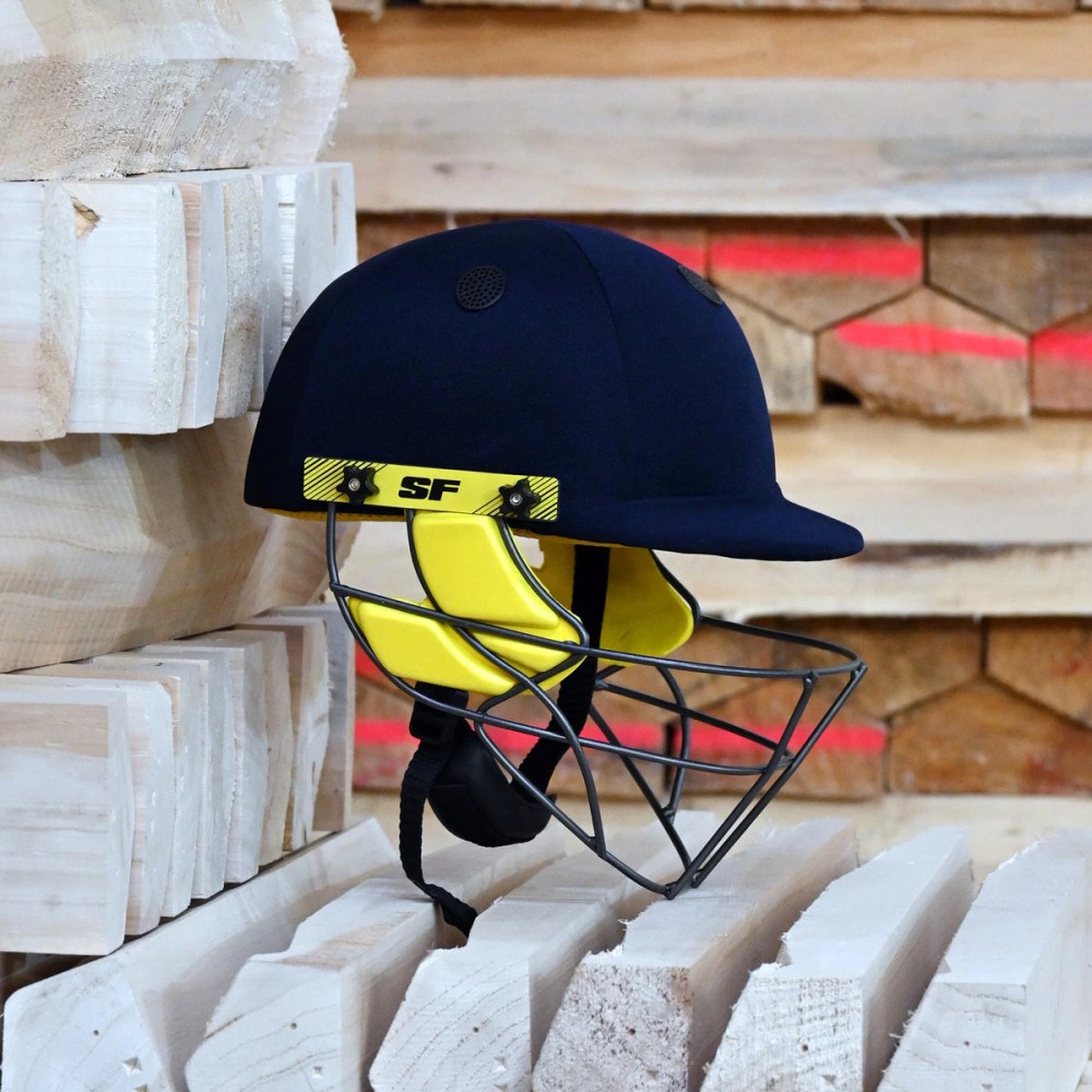 SF County Cricket Helmet, Small