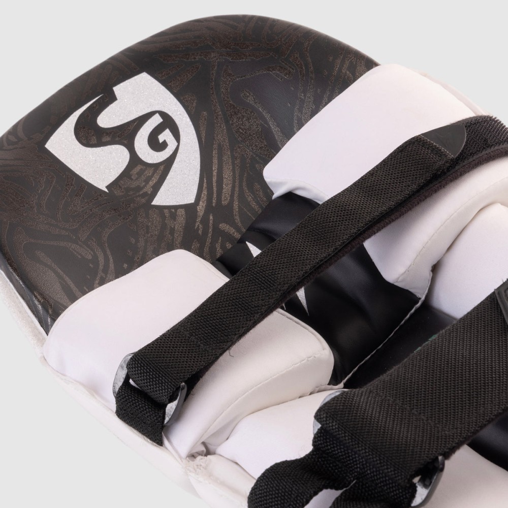 SG HP-33 Batting Legguard, Adult, Right SG HP-33 Batting Legguard, Adult, Right