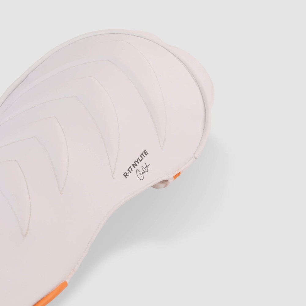 SG R-17 Wicket Keeping Legguard, Adult