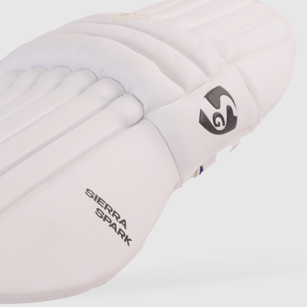 SG Sierra Spark Batting Legguards, Junior, Left