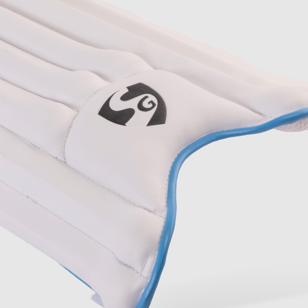 SG Super Club Batting Legguard, Junior, Right SG Super Club Batting Legguard, Junior, Right